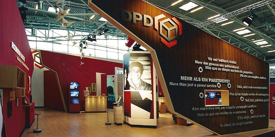 Riesige Bilderrahmen aus Pappe